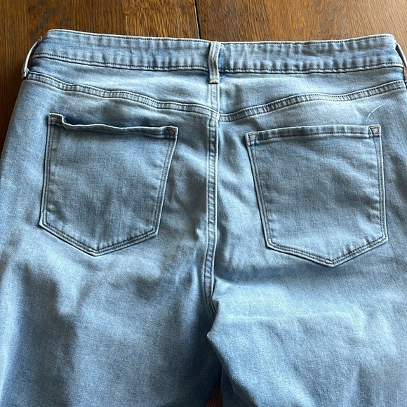 Old Navy Power Straight Jeans Light Wash Classic 5 Pocket Size 14 Short - Picture 13 of 13